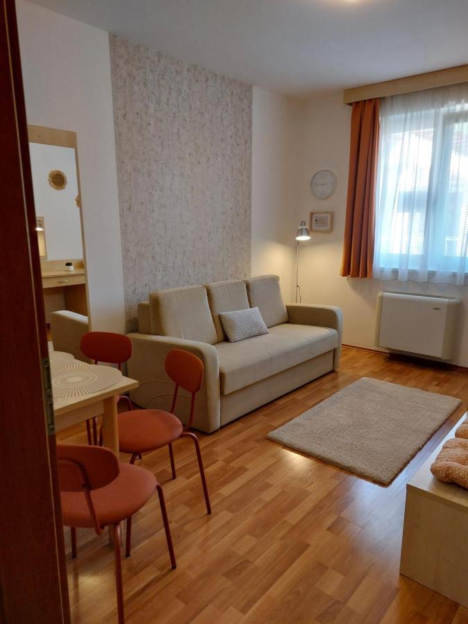 Myrelax Apartment - Hajduszoboszlo Exterior foto