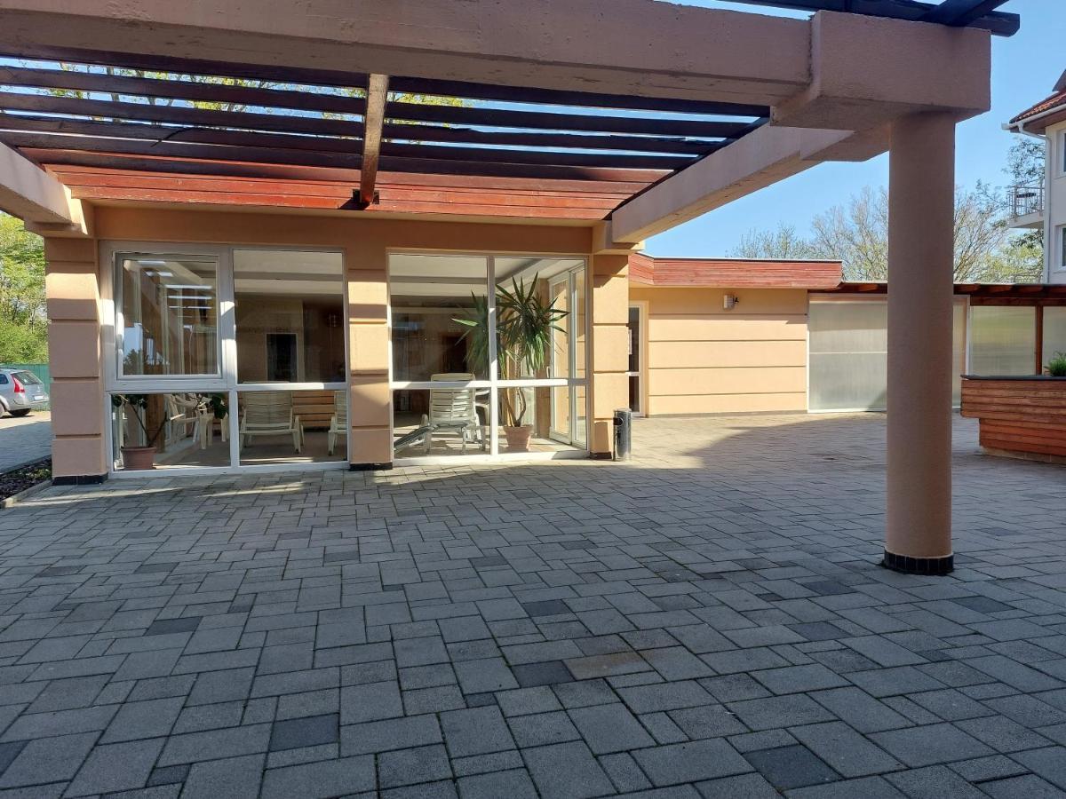 Myrelax Apartment - Hajduszoboszlo Exterior foto