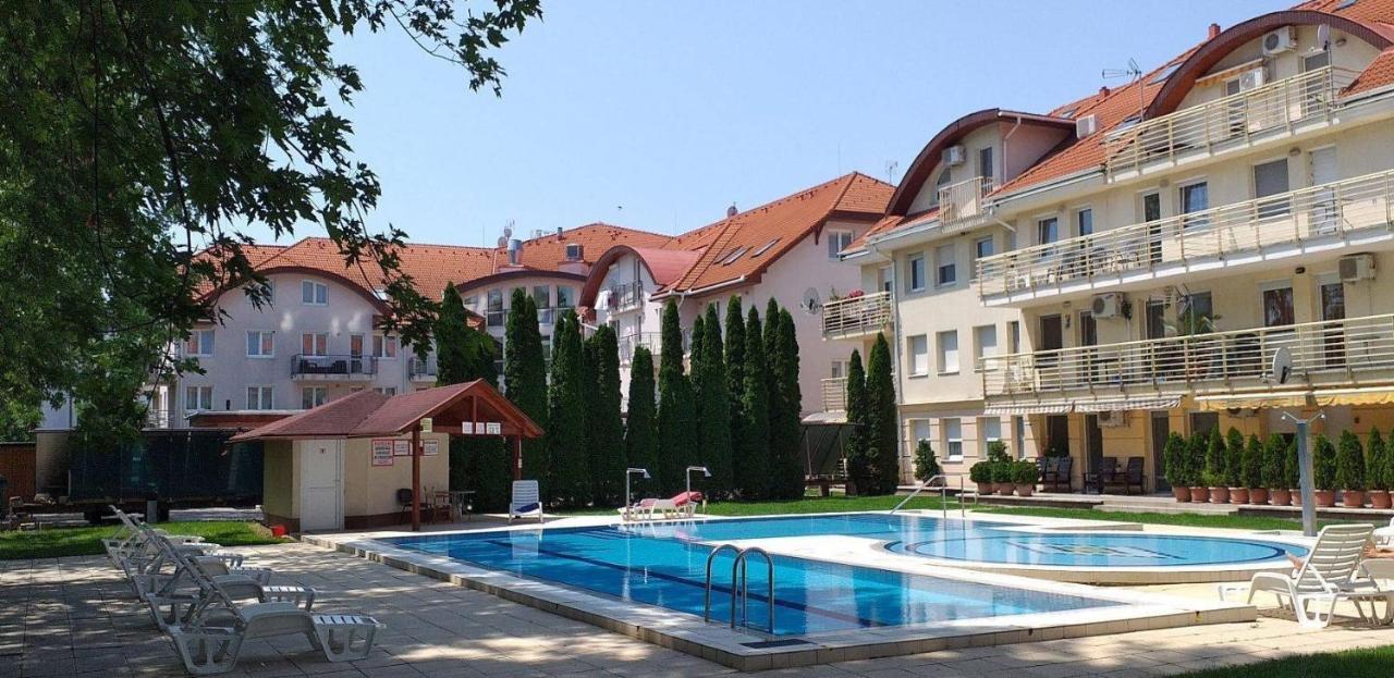 Myrelax Apartment - Hajduszoboszlo Exterior foto